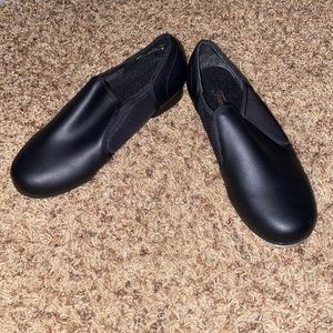 Women’s tap shoes